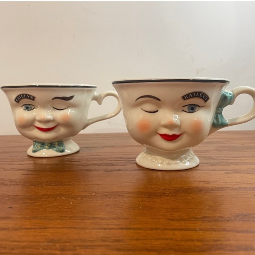 Set 2 MINT VTG 90s Baileys Mr Mrs Wink Face‎ Yum Ceramic Mugs His Hers Winking